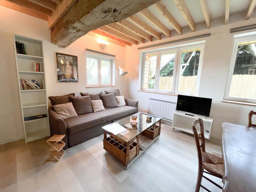 Photo de la galerie de l'établissement Manerbe Charmante maison, à Manerbe