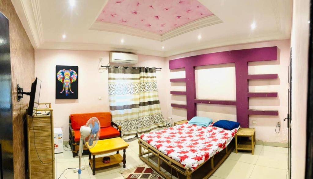 Posezení v ubytování Beautiful luxury room Aci 2000 Hamdallaye