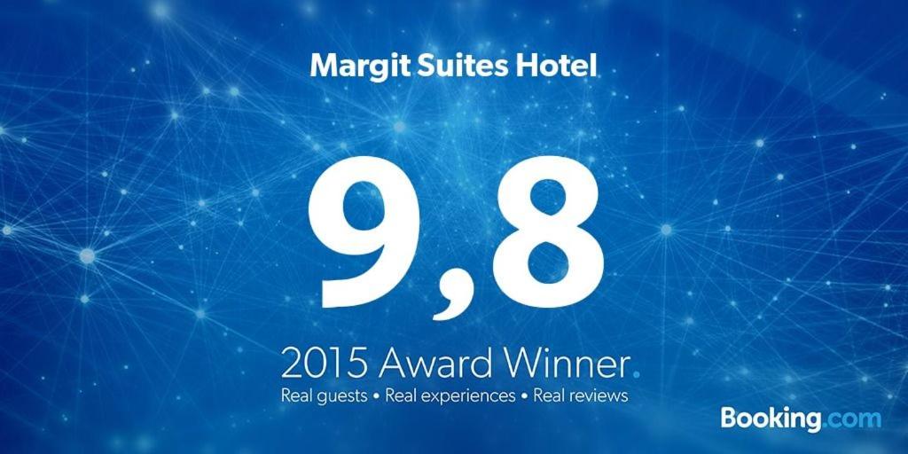 Certifikát, hodnocení, plakát nebo jiný dokument vystavený v ubytování Margit Suites Hotel