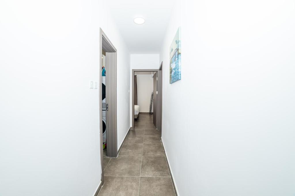 Charming Apartment with Country view 2BR - by HostMT - 1