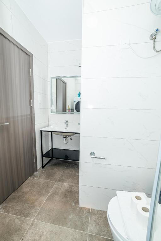 Charming Apartment with Country view 2BR - by HostMT - 2