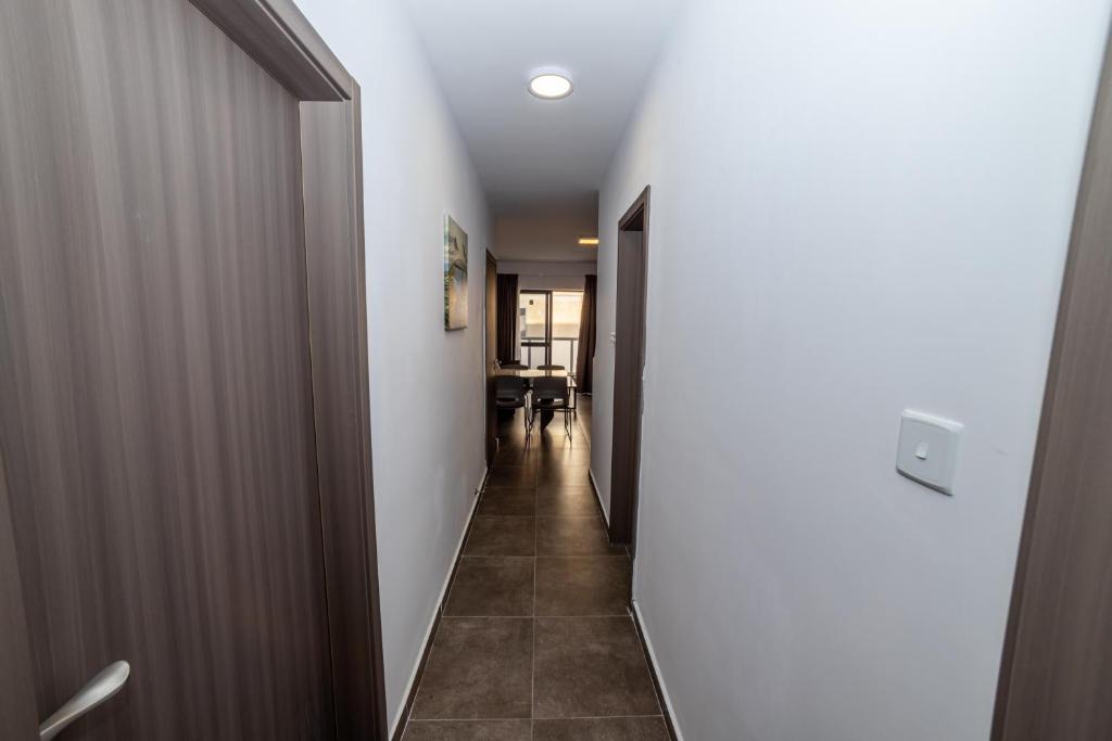 Charming Apartment with Country view 2BR - by HostMT - 8