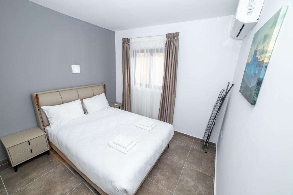 Charming Apartment with Country view 2BR - by HostMT - 9