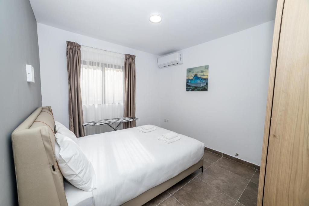 Charming Apartment with Country view 2BR - by HostMT - 13