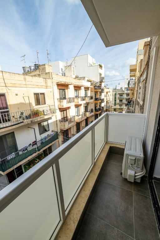 Charming Apartment with Country view 2BR - by HostMT - 19