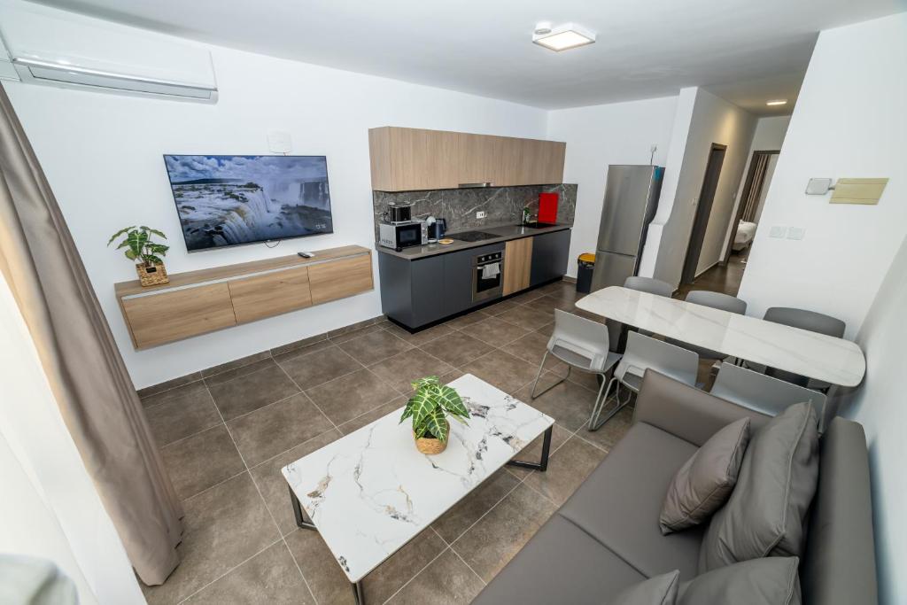 Charming Apartment with Country view 2BR - by HostMT - 14