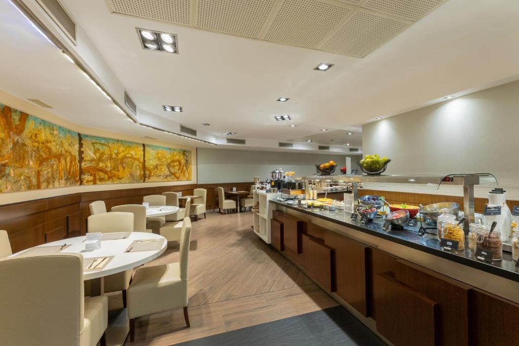 Barcelona Hotel Colonial - Resim 39