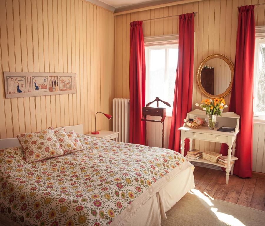 Postel nebo postele na pokoji v ubytování Villa Sjötorp