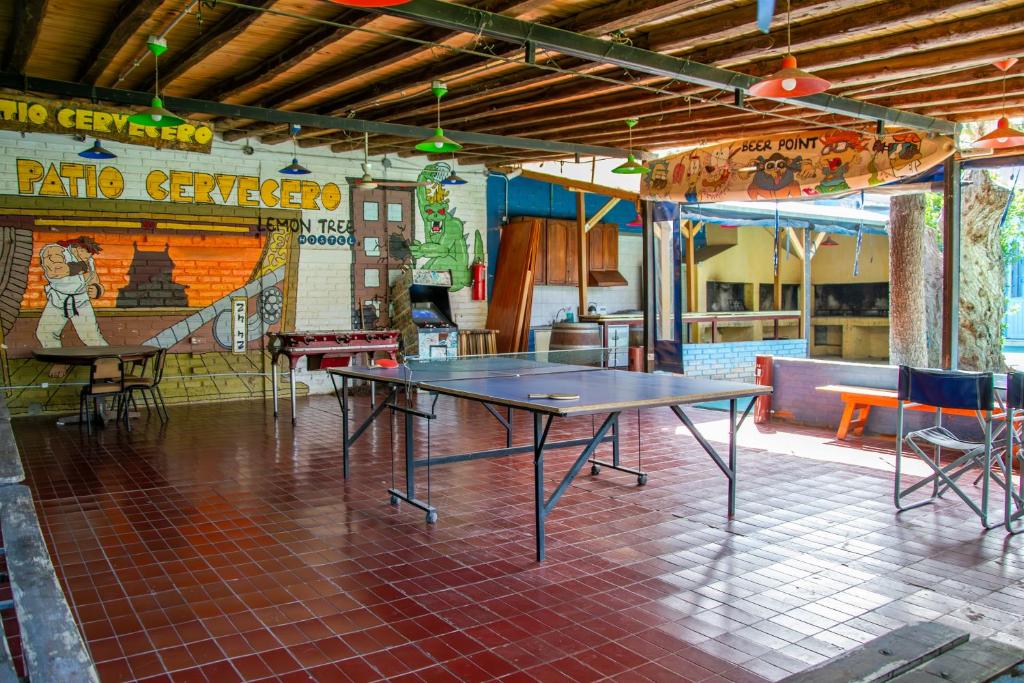 Restoran või mõni muu söögikoht majutusasutuses Lemon Tree Hostel