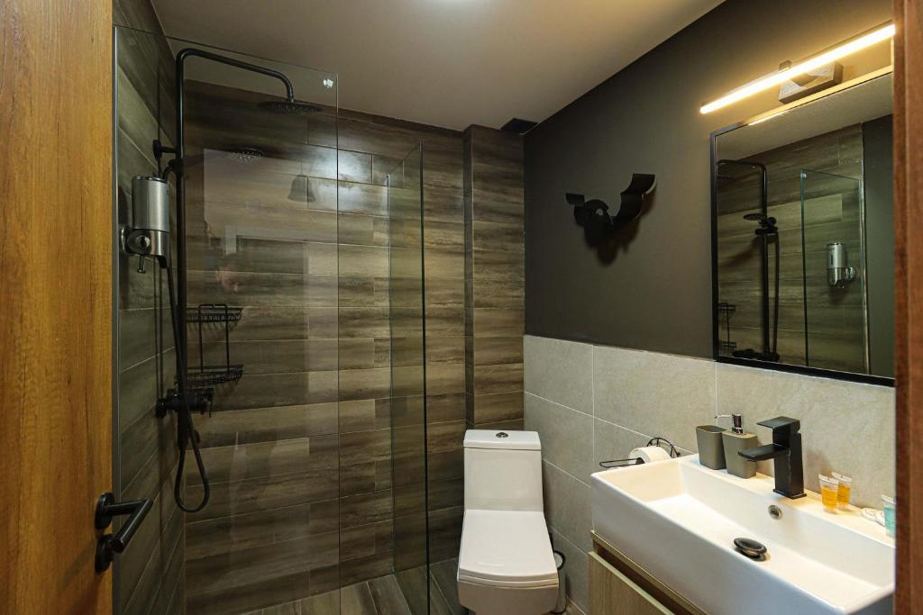 Koupelna v ubytování Stylish Studio Apartment with balcony