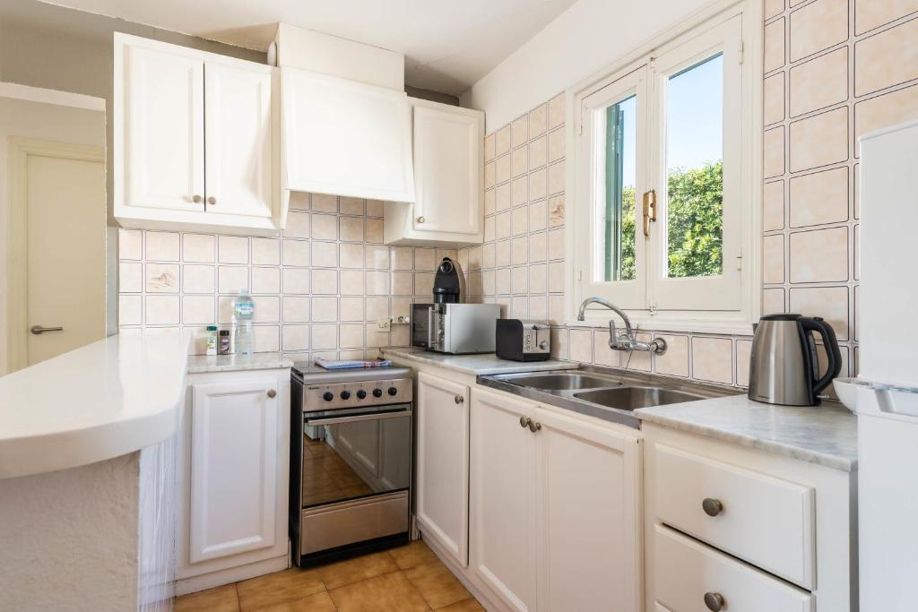 Una cocina o zona de cocina en Bungalows ses malves