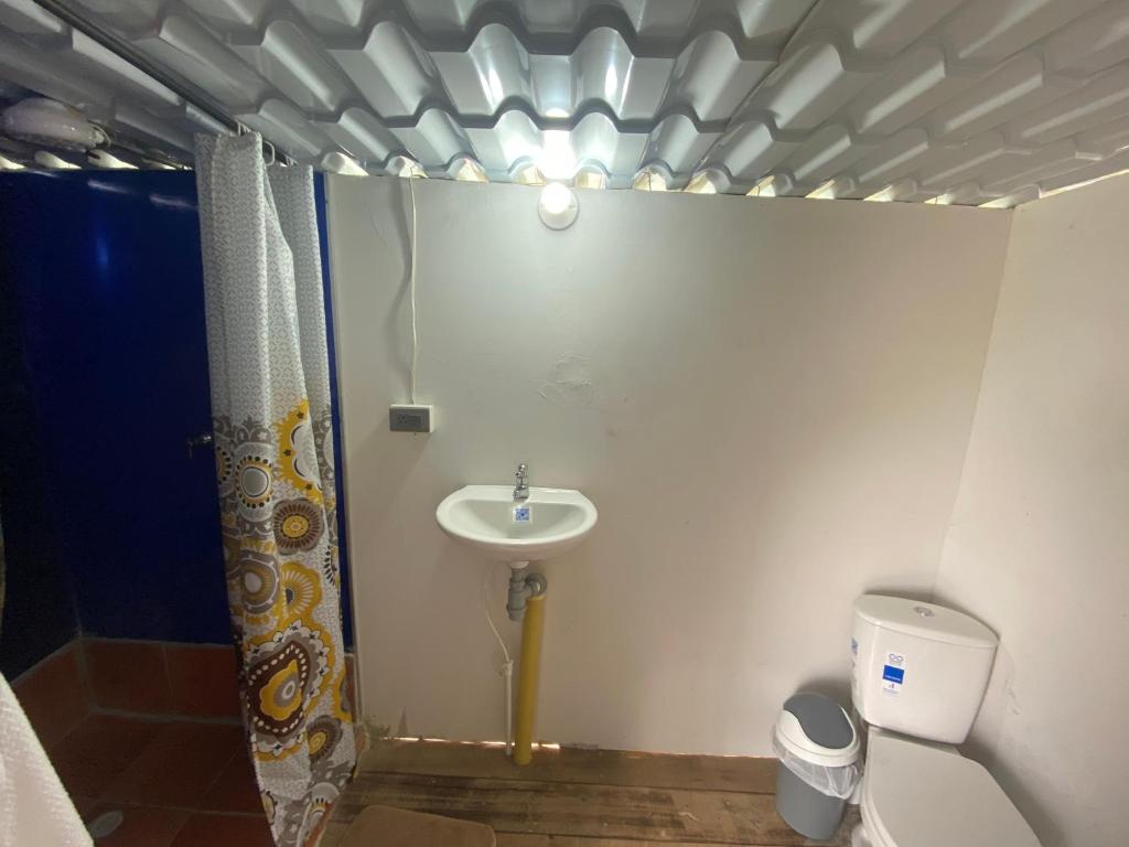 Koupelna v ubytování Glamping Colina Campestre Domo