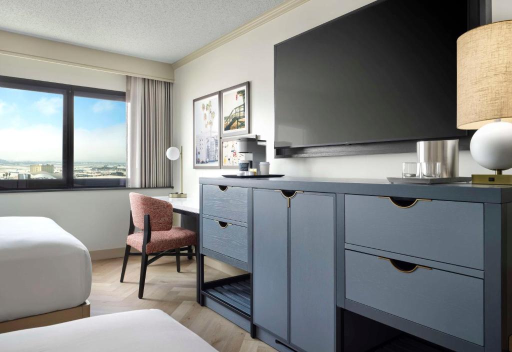 Sonesta Los Angeles Airport LAX - Preferred Two Queens - Hearing Accessible
