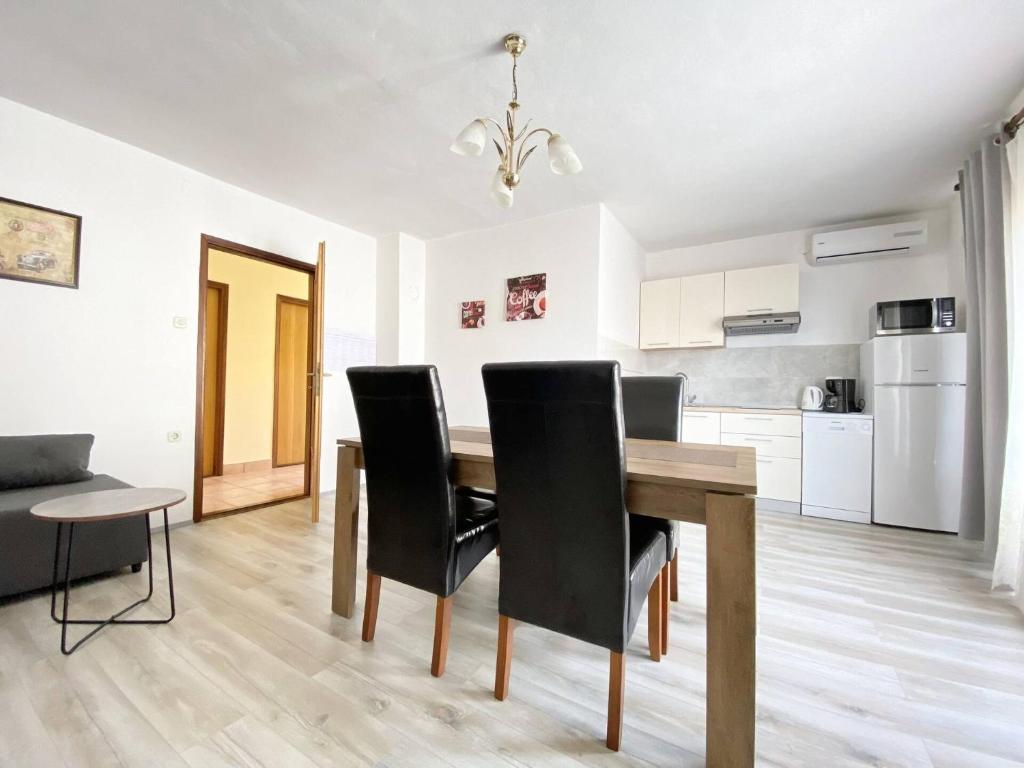 Kuchyňa alebo kuchynka v ubytovaní Apartment Almira with sea view