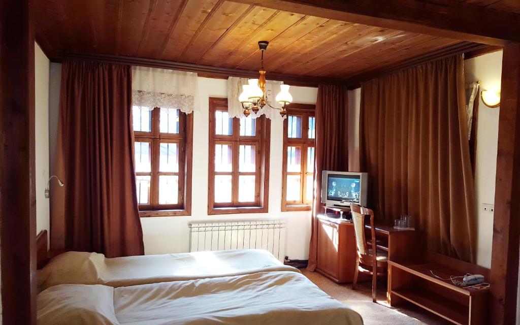 TV a/nebo společenská místnost v ubytování Chakarova Guest House
