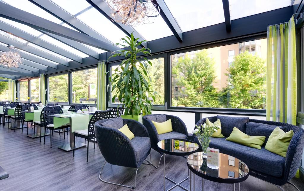 Novina Hotel Tillypark - Resim 6