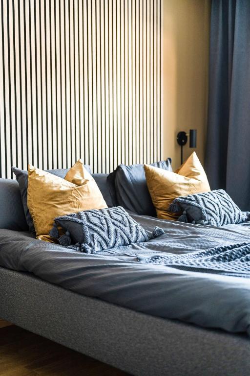 Postel nebo postele na pokoji v ubytování Guestly Homes - Elite Business Suite
