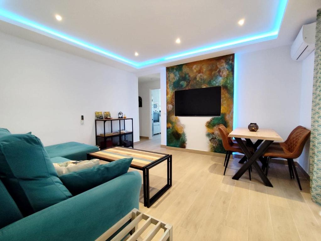Χώρος καθιστικού στο Real 8 Luxury free WiFi
