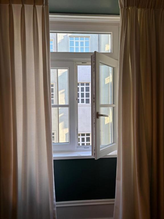 Almada 234 - Two-Bedroom Apartment