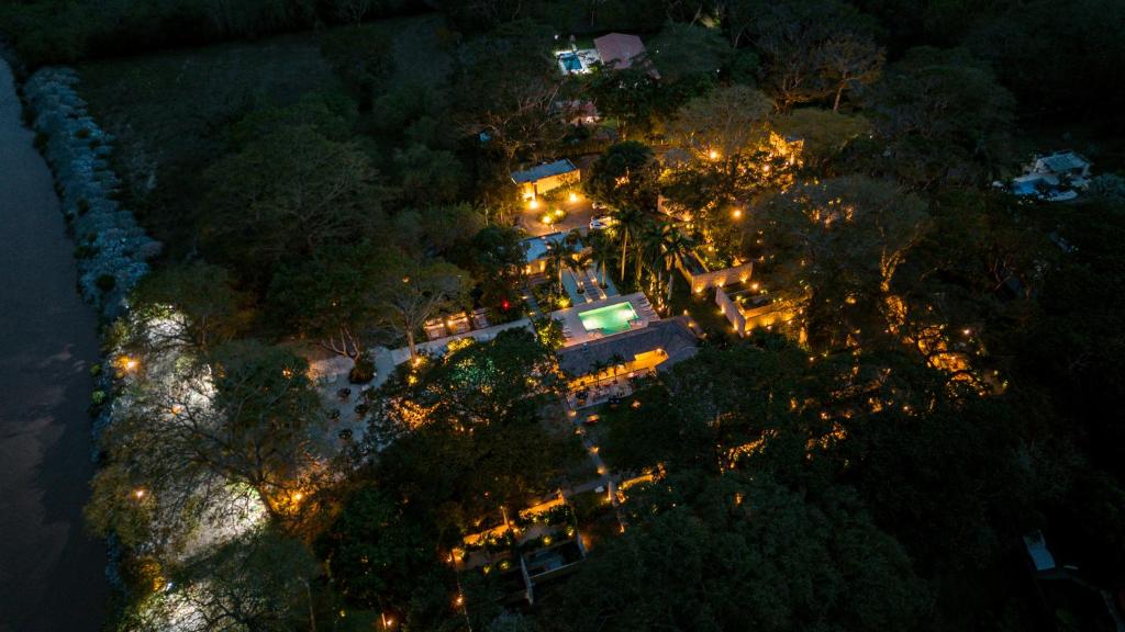 Letecký snímek ubytování Arde La Selva