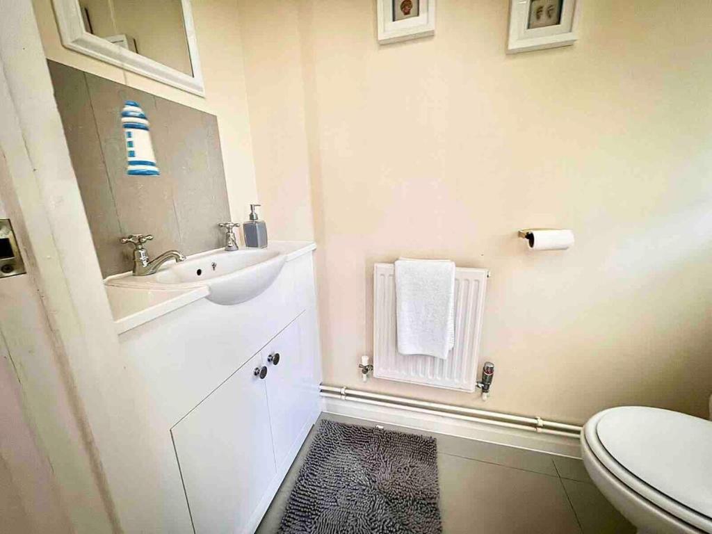 Koupelna v ubytování Stay in a lovely home in Kent great for contractor stays
