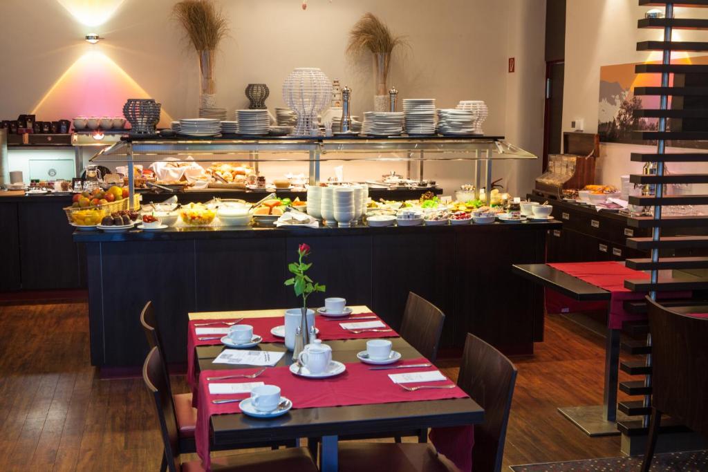 Novina Hotel Tillypark - Resim 19