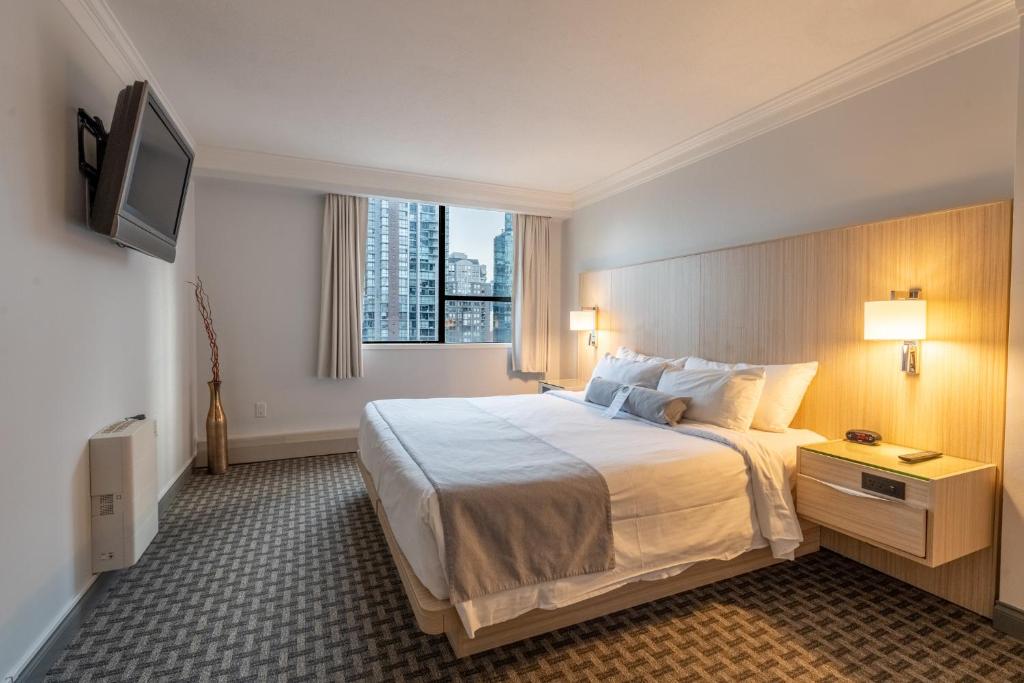 
One-Bedroom Suite (2 Adults)
