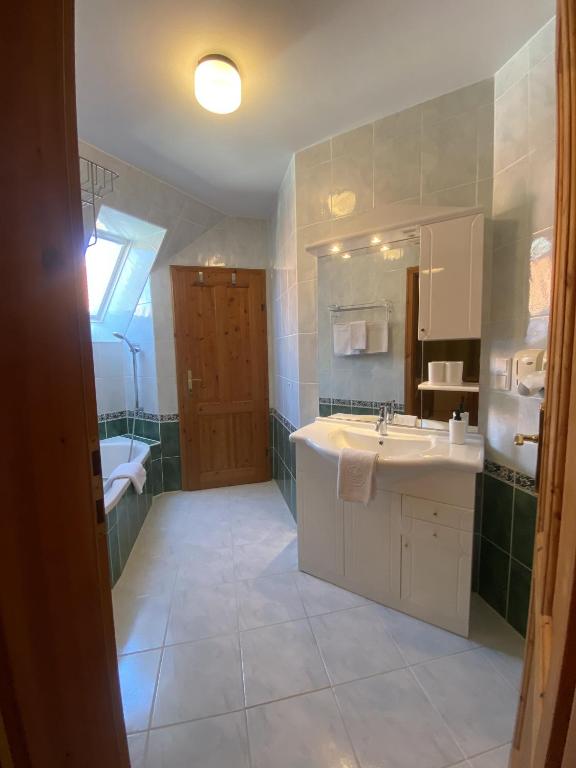 Kúpeľňa v ubytovaní Landhaus Rossatz