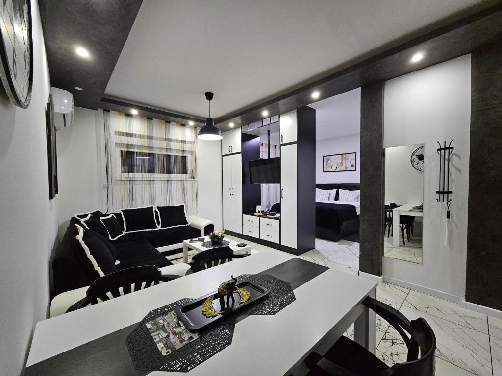 Prostor za sedenje u objektu Apartmani i sobe Gromilovic