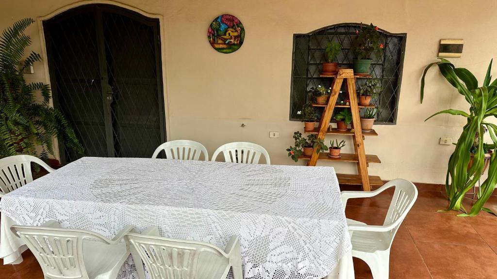 Fotografie z fotogalerie ubytování Apartamento con piscina, terraza y parking en las cercanías de Asunción v destinaci San Lorenzo
