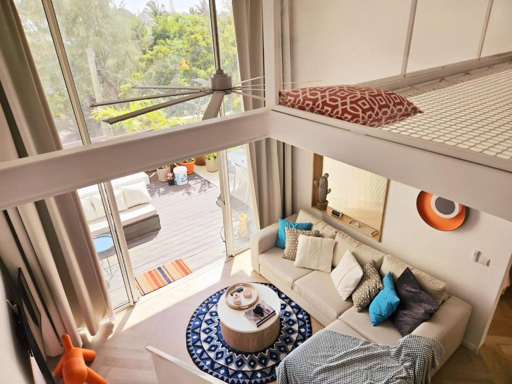 Equatorial Apartments Singapore Condo Floor Plans, Images And ... - Cap Off Equatorial Penthouse Apartments