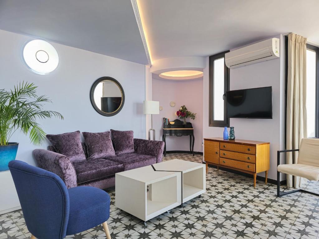TV a/nebo společenská místnost v ubytování Special Sky Suite - Sea & Mountain Views- Torremolinos Center
