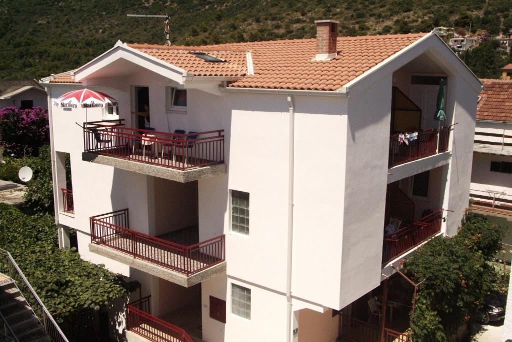 Budova, kde se apartmán nachází