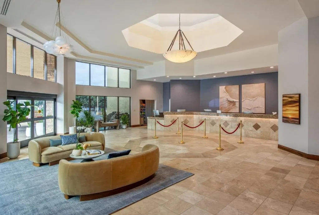 Crowne Plaza Hotel Mission Valley, an IHG Hotel in Apple Valley