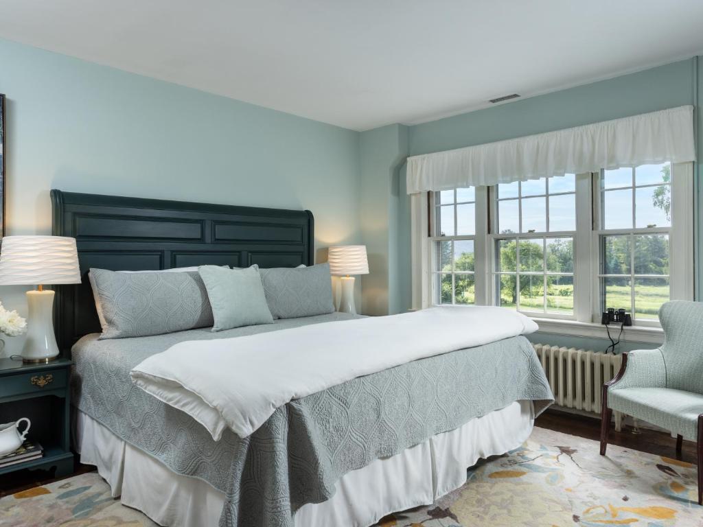 Devonfield Inn - 
