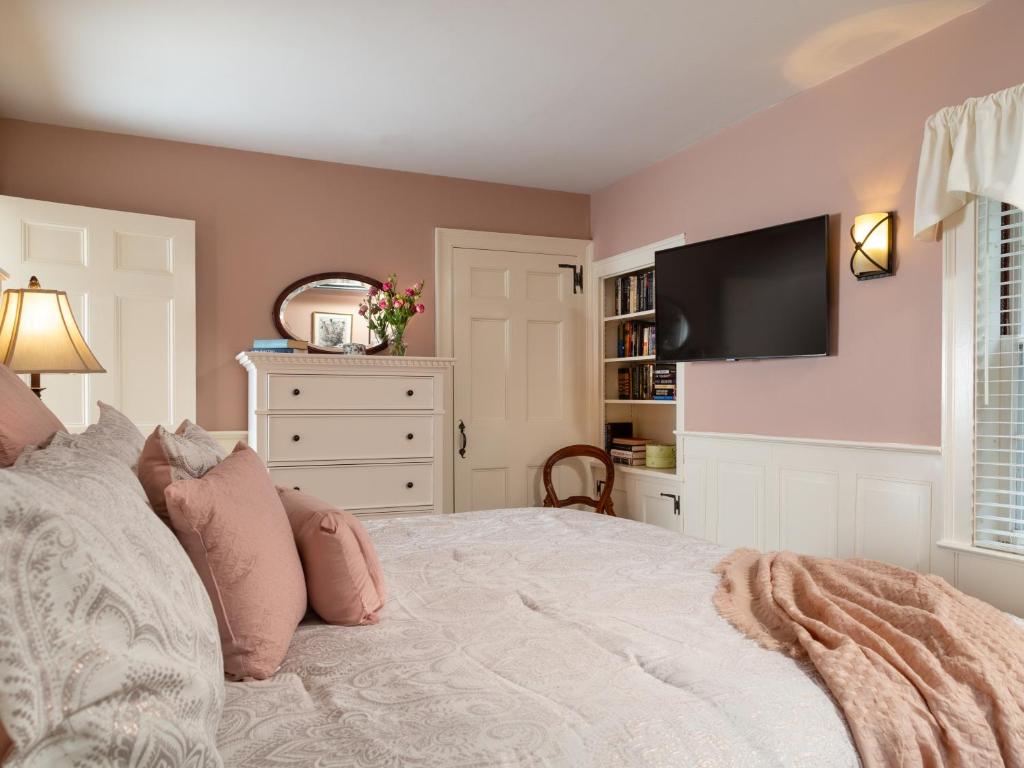 Devonfield Inn - 
