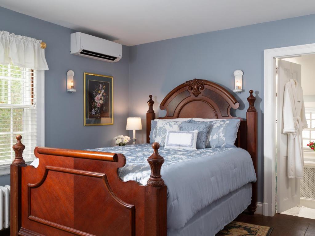 Devonfield Inn - 