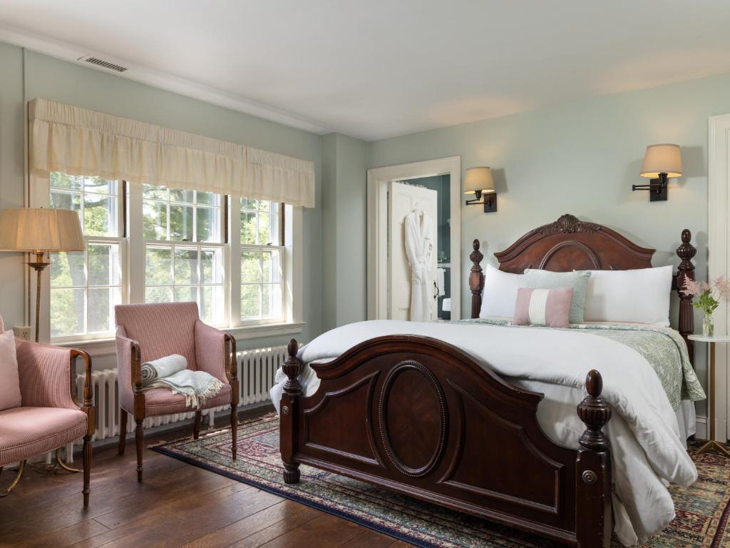 Devonfield Inn - 