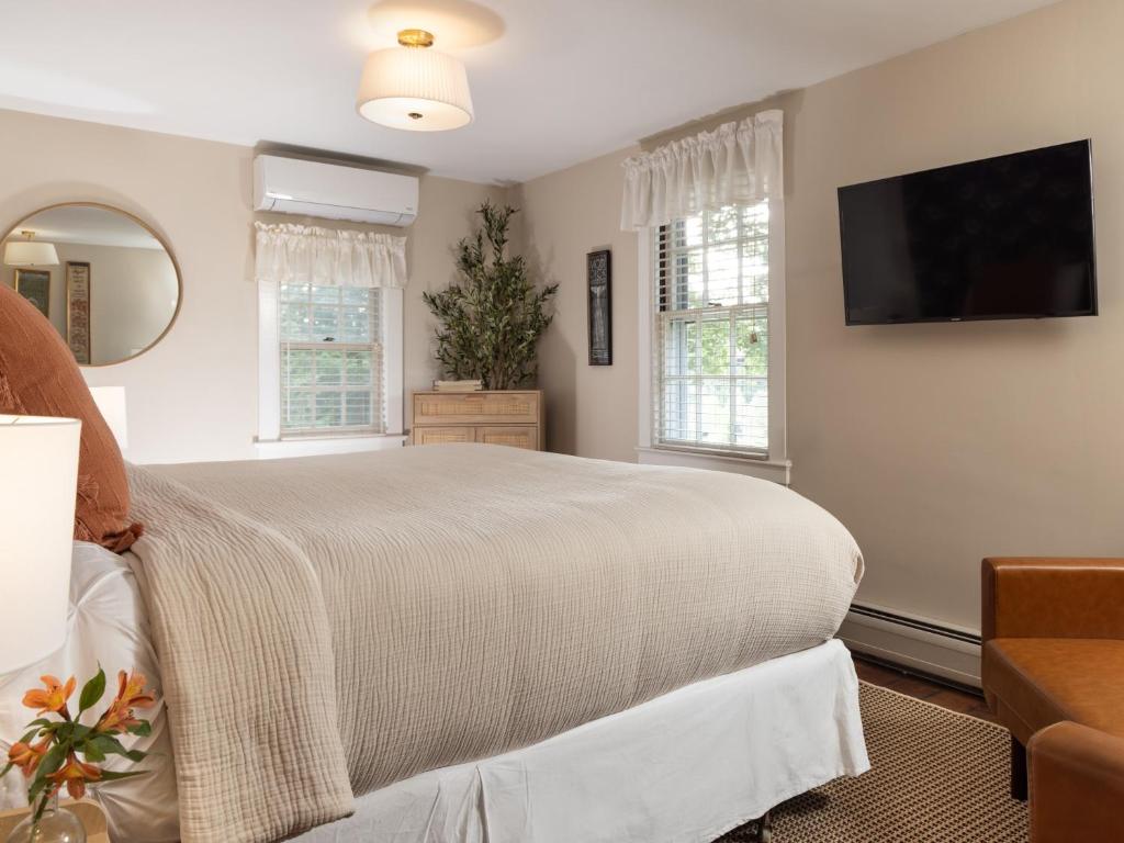 Devonfield Inn - 