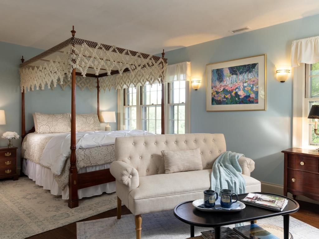 Devonfield Inn - 