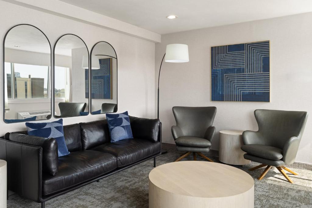 Holiday Inn Sioux Falls-City Center by IHG photo