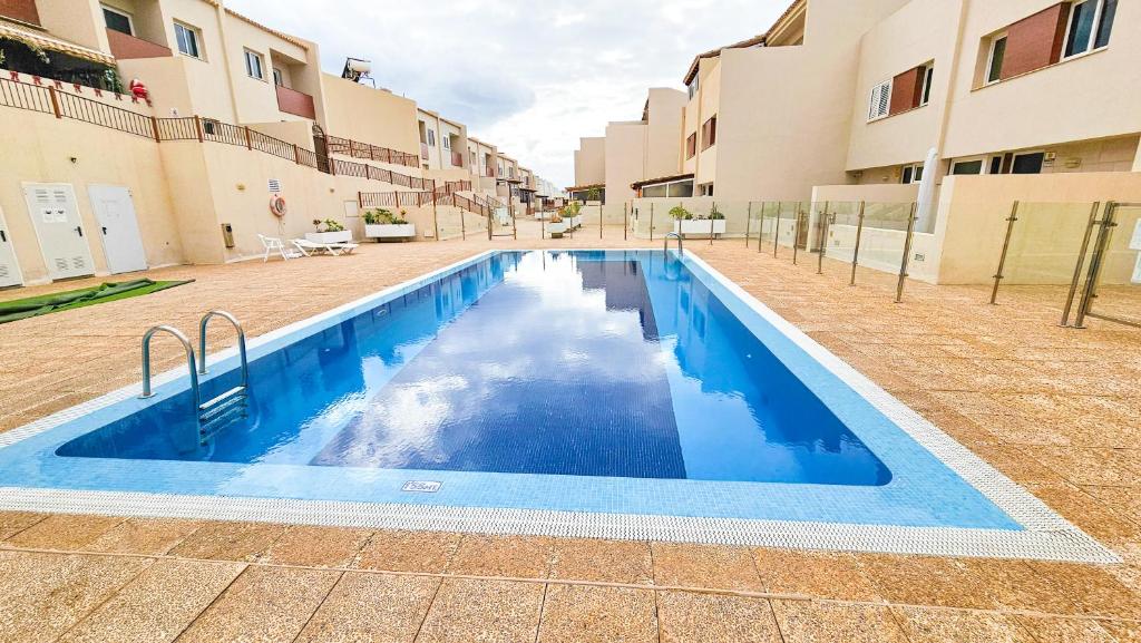 Family Townhouse Los Corales - Pool & Private Jacuzzi - imagen 3