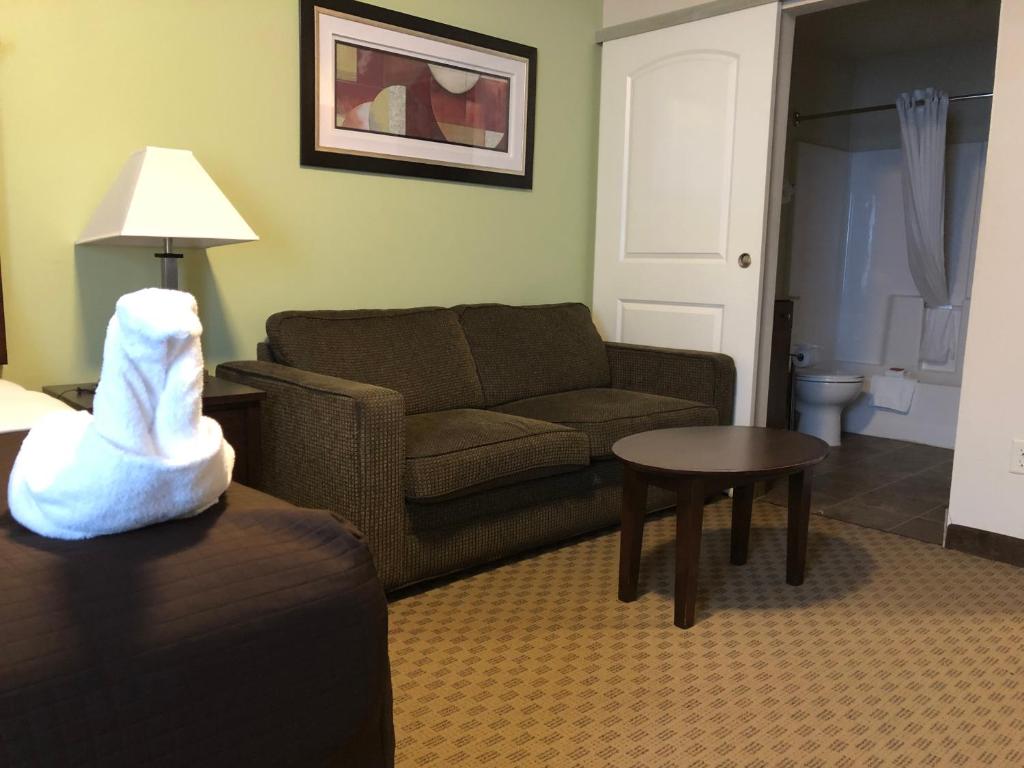 Posezení v ubytování Aspen Suites Hotel Haines