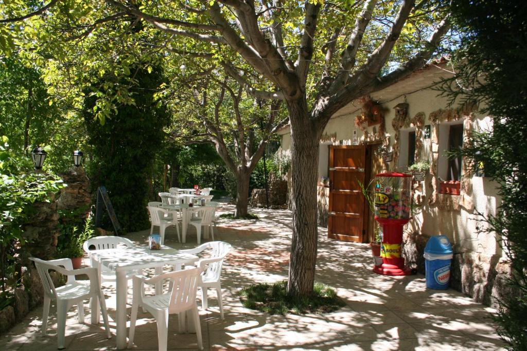 A garden outside Casas Rurales Los Enebros Nerpio