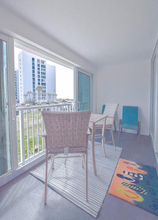 Ein Balkon oder eine Terrasse in der Unterkunft Shoreline Towers #3022