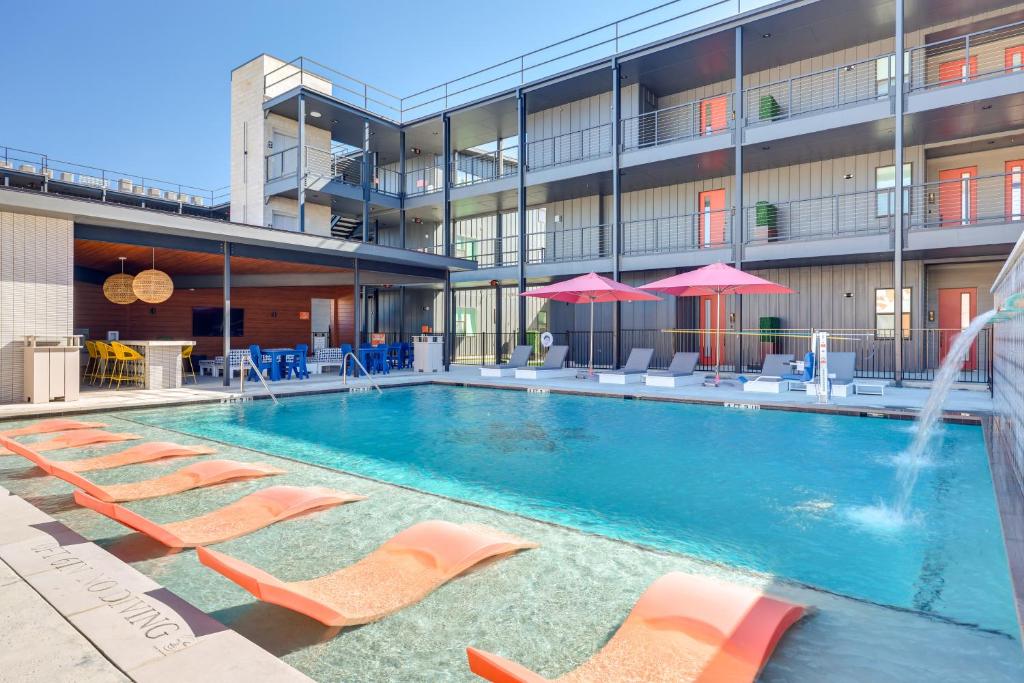 Πισίνα στο ή κοντά στο 5 Mi to Dtwn Modern Condo in New Braunfels!