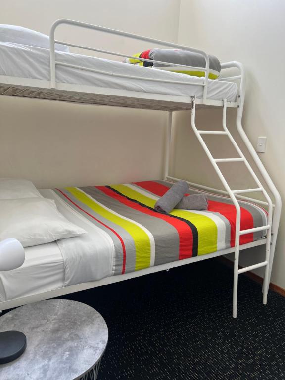 On Top Backpackers - Resim 23