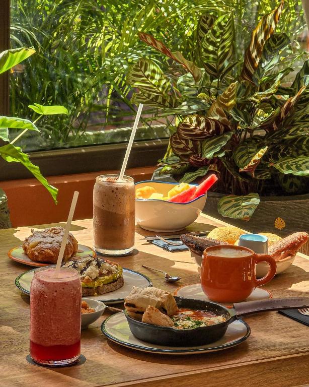 Eten bij of ergens in de buurt van het hotel

