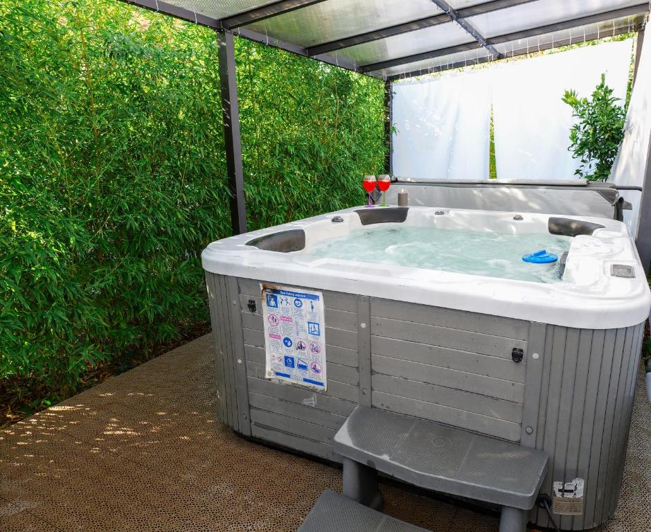 a jacuzziificialificialificialificialificialificialificialificialificialificialificial at House Ingrid in Rijeka