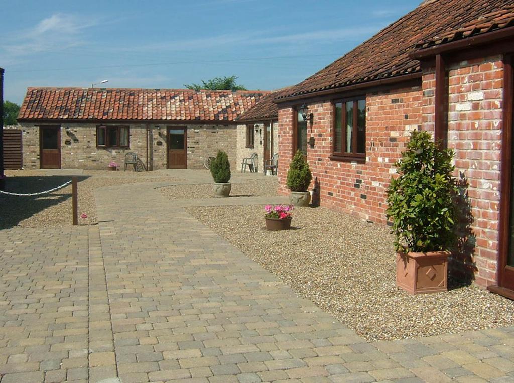 The Courtyard, Laurel Farm 6